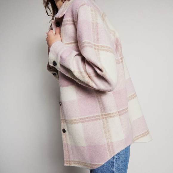 Dynamite York Plaid Shacket - Picture 2 of 16